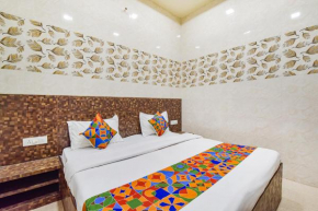 FabHotel Maa Gayatri Sadan - Nr Pram Mandir Shree Banke Bihari Temple